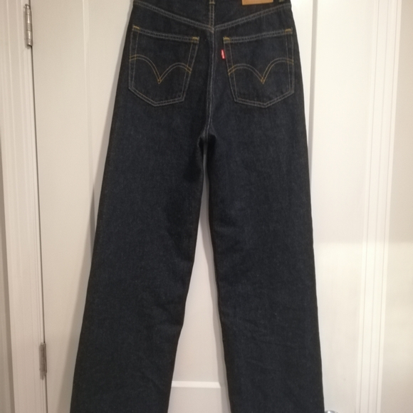 Levi's High Loose Jean - Picture 3 of 3